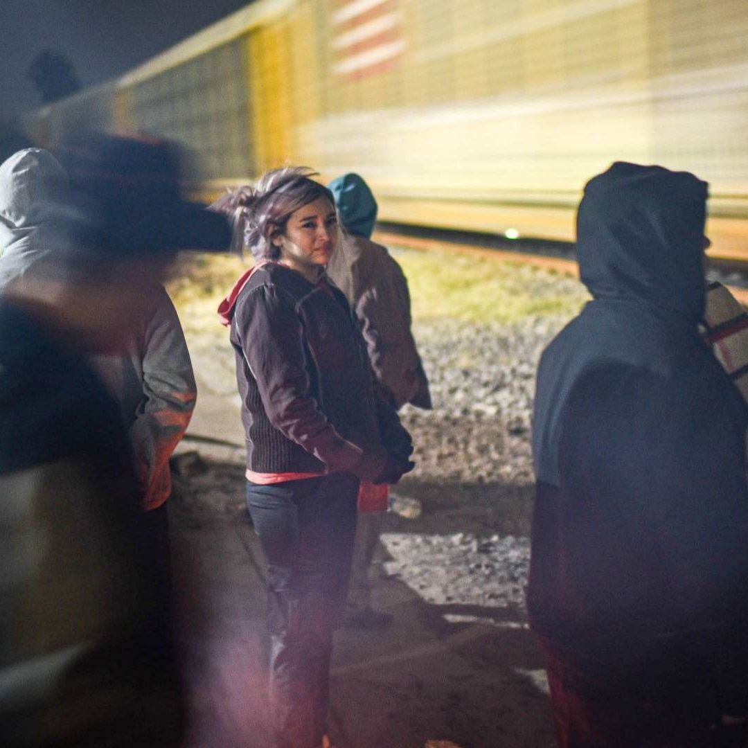 Migrantes engañados por polleros