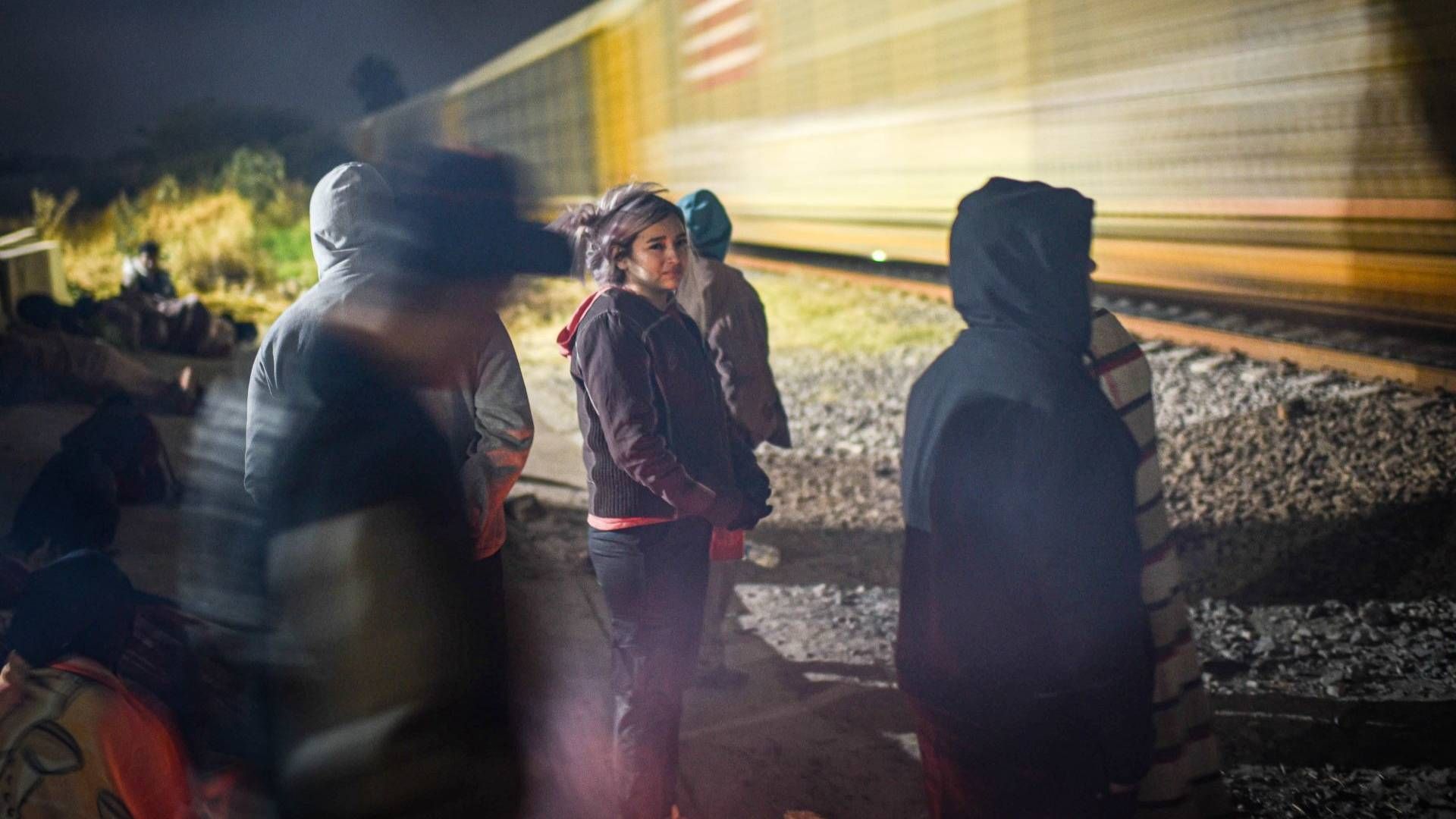 Migrantes engañados por polleros