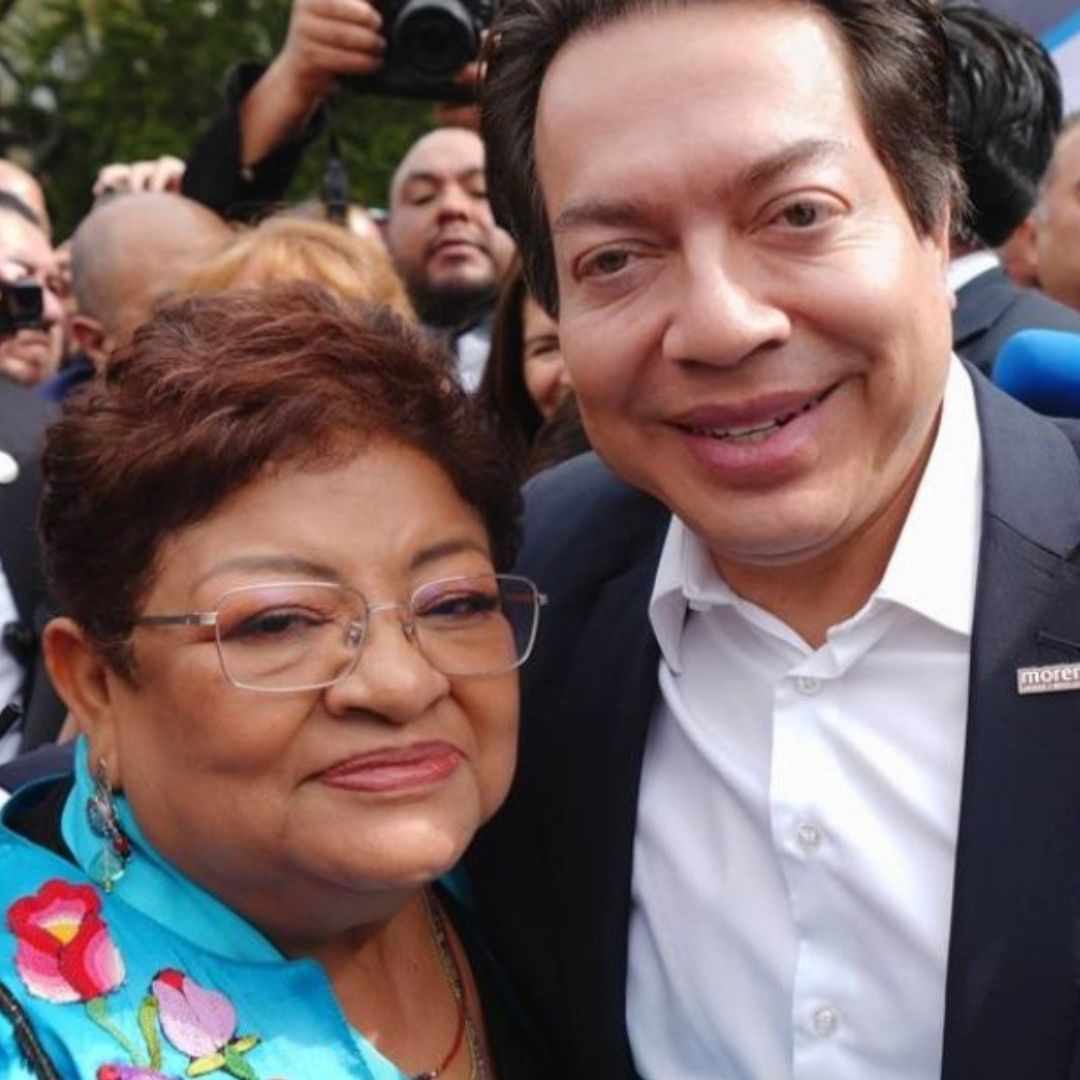 El dirigente nacional de Morena, Mario Delgado, con Ernestina Godoy