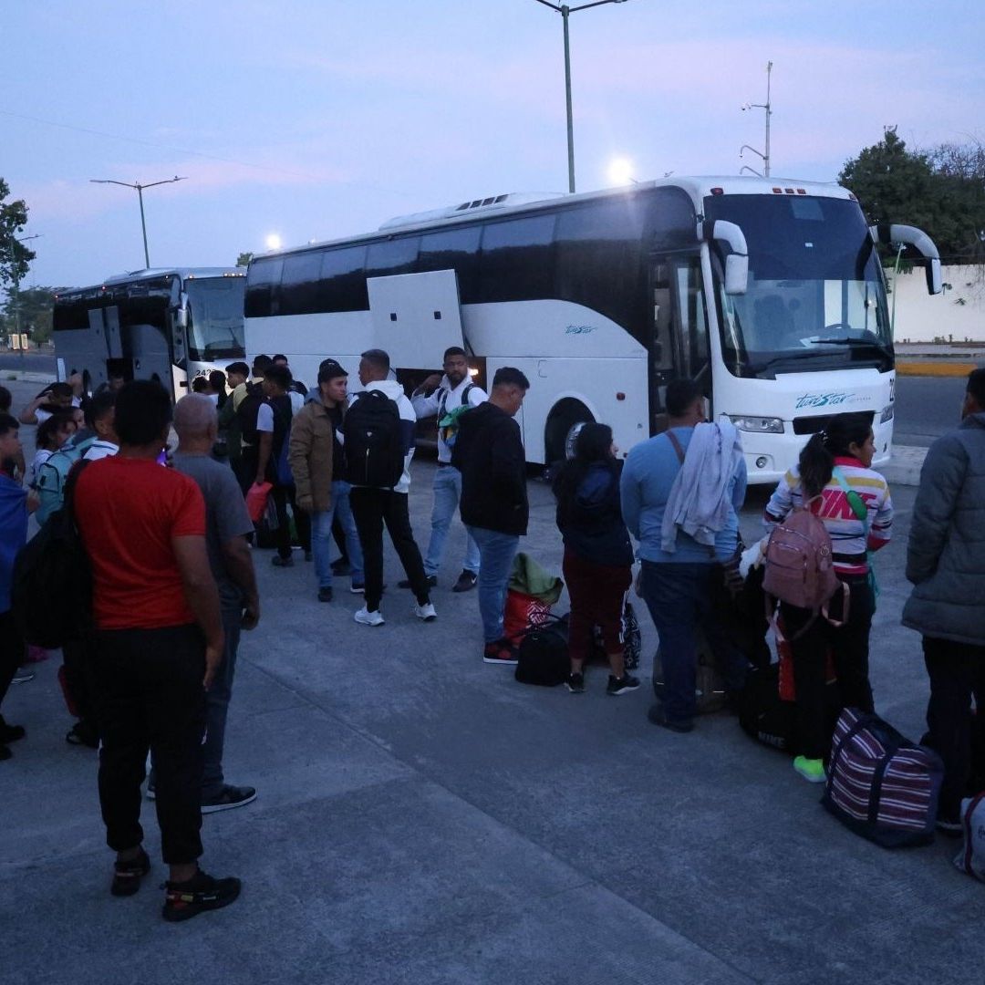 Sin Dinero Ni Donde Dormir: Rechazan a Migrantes con CBP One de EUA