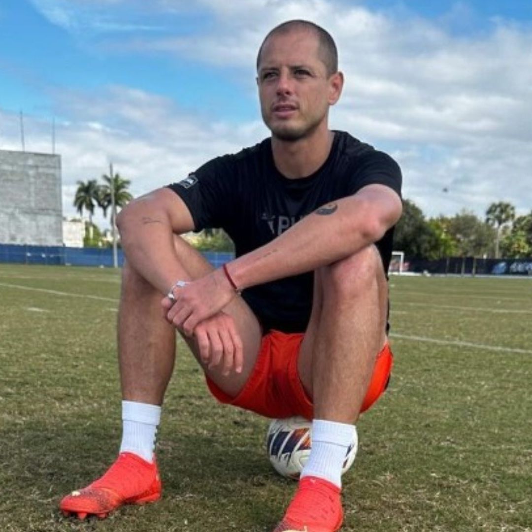 Solo falta cerrar la negociación para el regreso del 'Chicharito' a Chivas. Foto: IG: ch14_