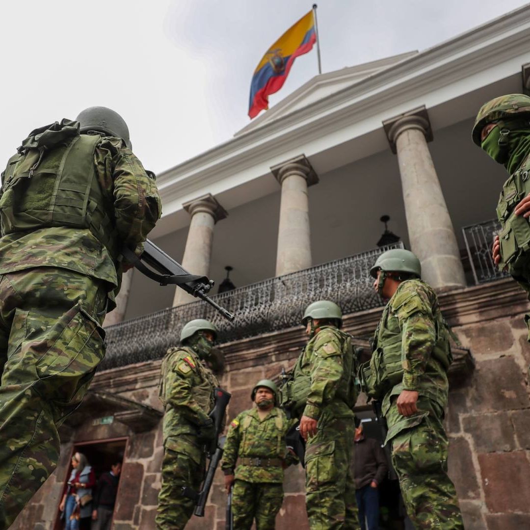 Fuerzas Armadas ejecutar operaciones militares para neutralizar a grupos criminales en Ecuador