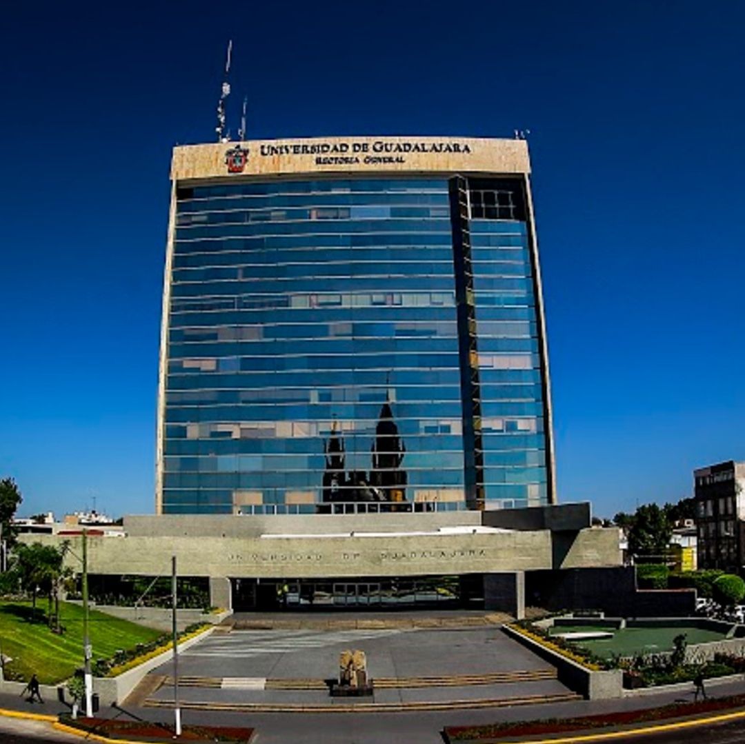La Universidad de Guadalajara señala un proceso para realizar correctamente el registro de ingreso.