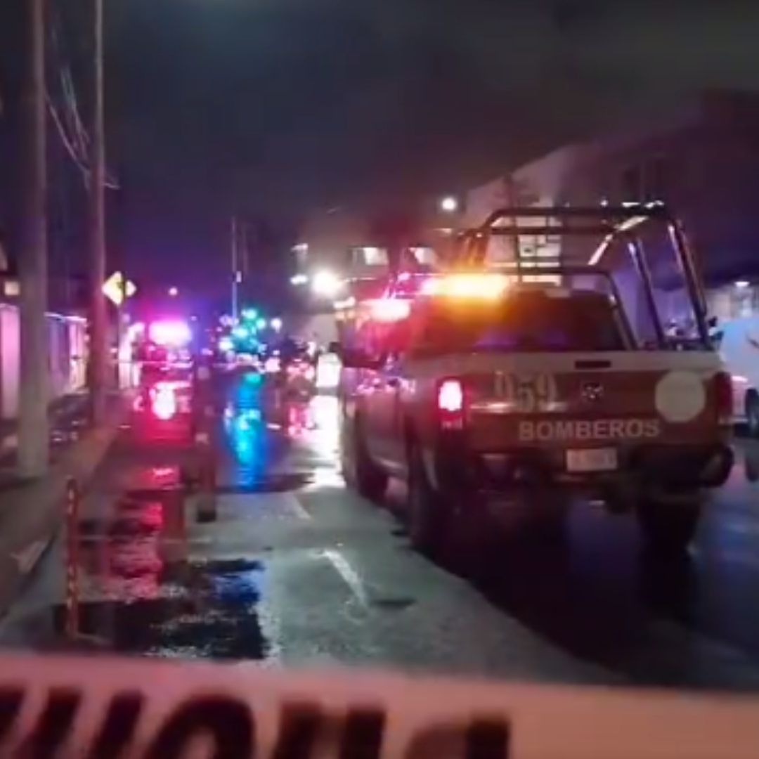 Hombre Muere Electrocutado al Caerle un Cable de Luz Mientras Caminaba