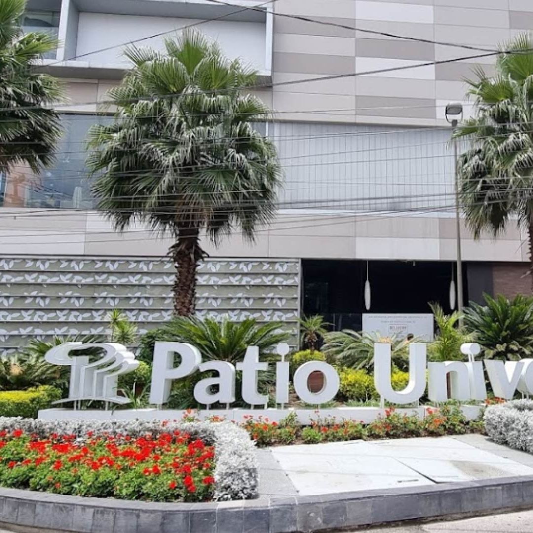 Hombre Acosa a Joven y Golpea a la Madre Dentro de Baño en Plaza Comercial de CDMX
