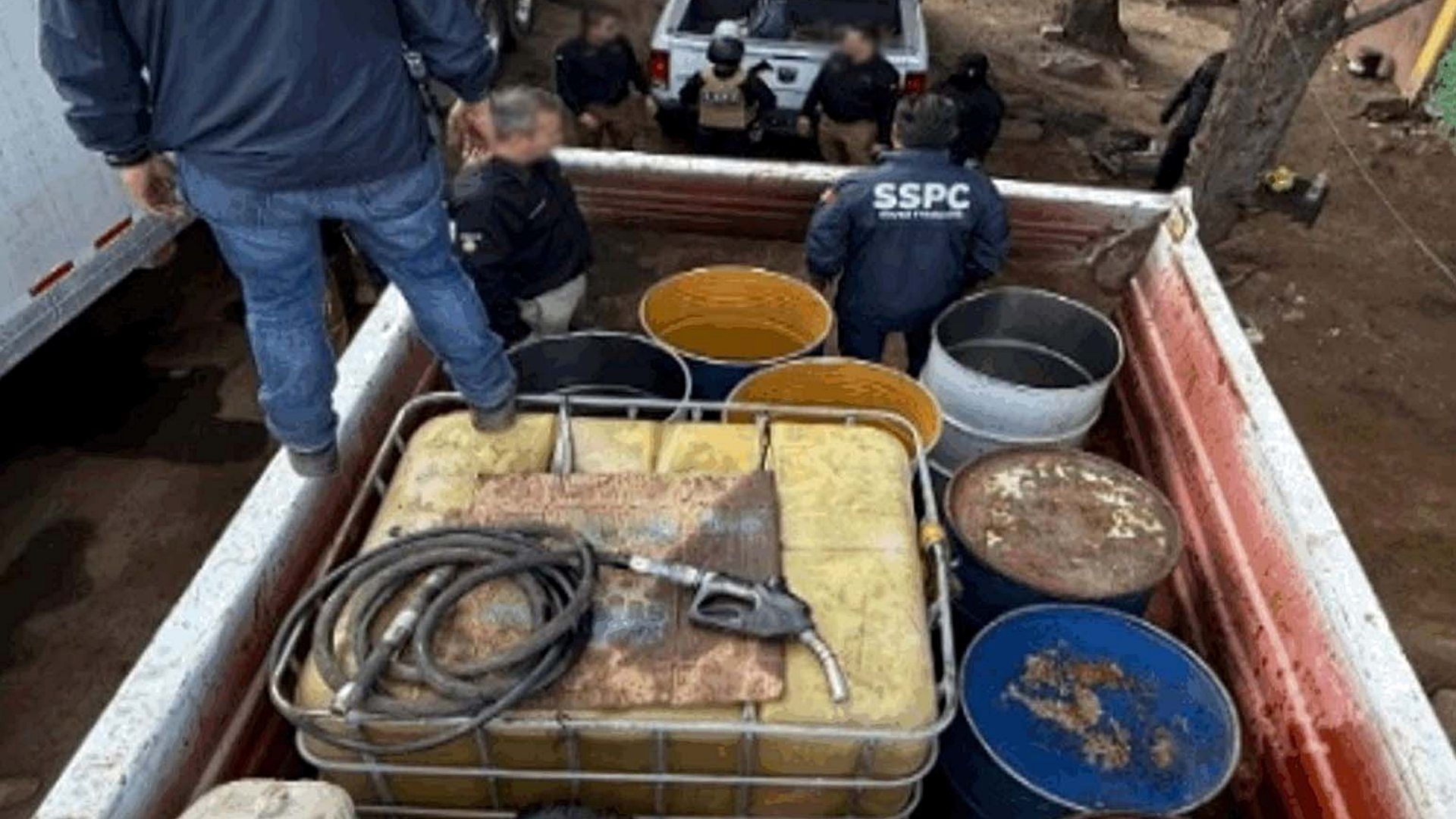Detienen a 9 Personas con Hidrocarburo, Drogas y Arma en Edomex