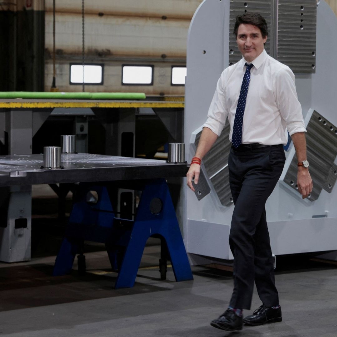 El primer ministro de Canadá, Justin Trudeau, recorre una fábrica en Windsor, Ontario, Canadá