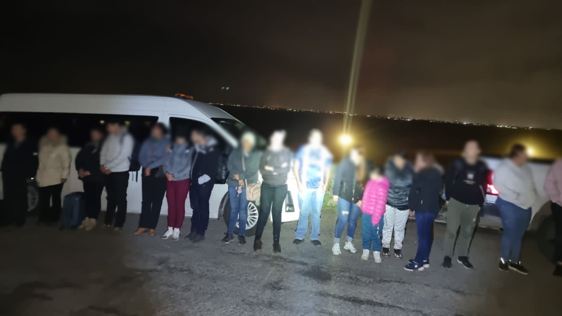 Rescatan a 30 Migrantes Abandonados en Playas de Tijuana