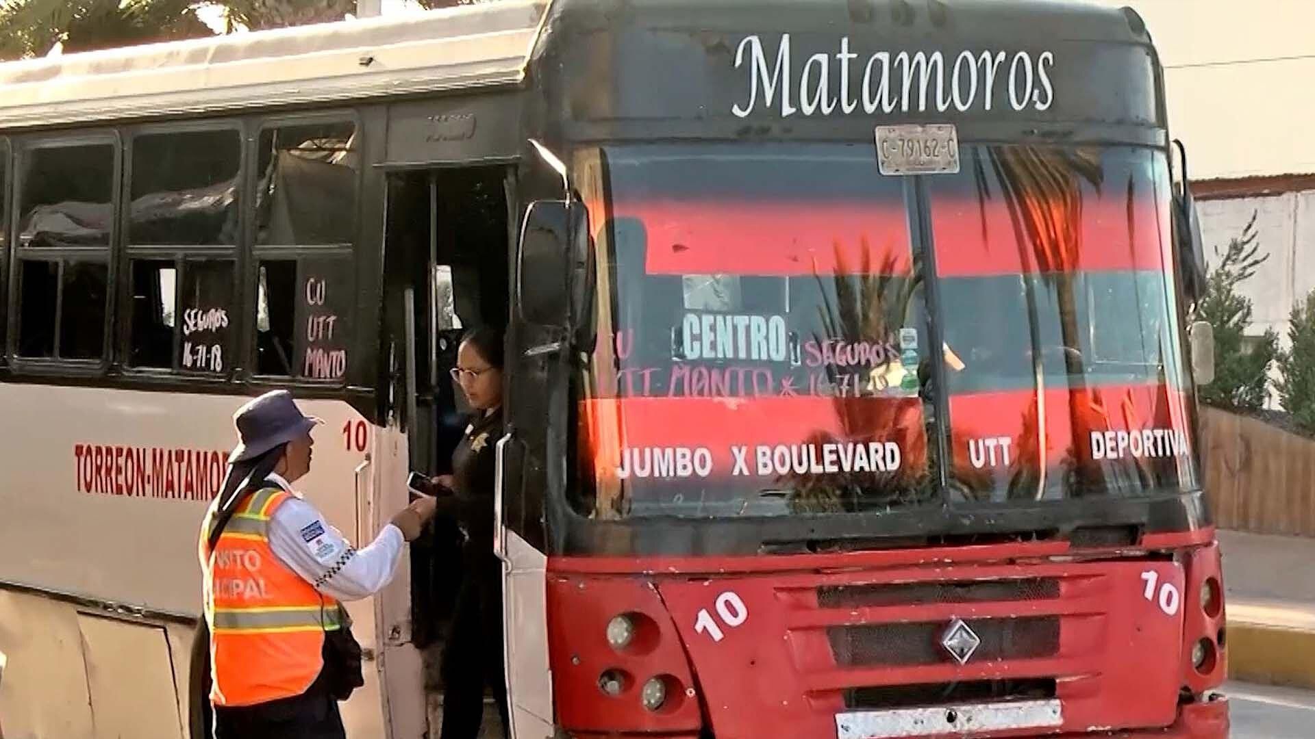 Joven Arrollado por Camión de Ruta al Intentar Cruzar la Calle en Torreón