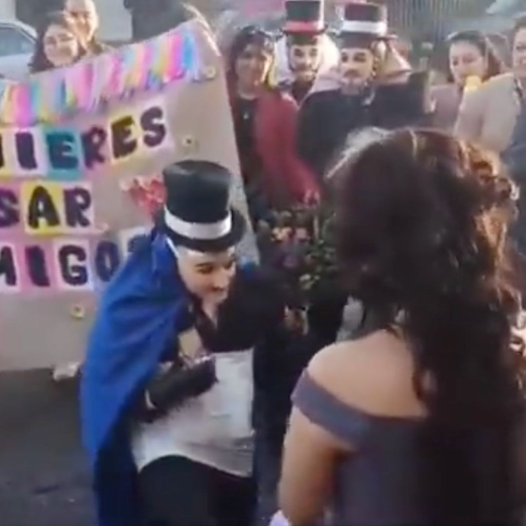 Viral: Huehue Pide Matrimonio a su Novia en Carnaval de Santa Cruz, Tlaxcala