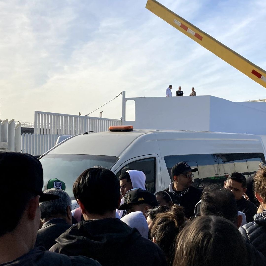 Cierran Garita 'El Chaparral' en Tijuana Ante Primeras Deportaciones de Donald Trump