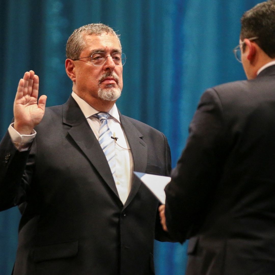 Bernardo Arévalo Jura como Presidente de Guatemala