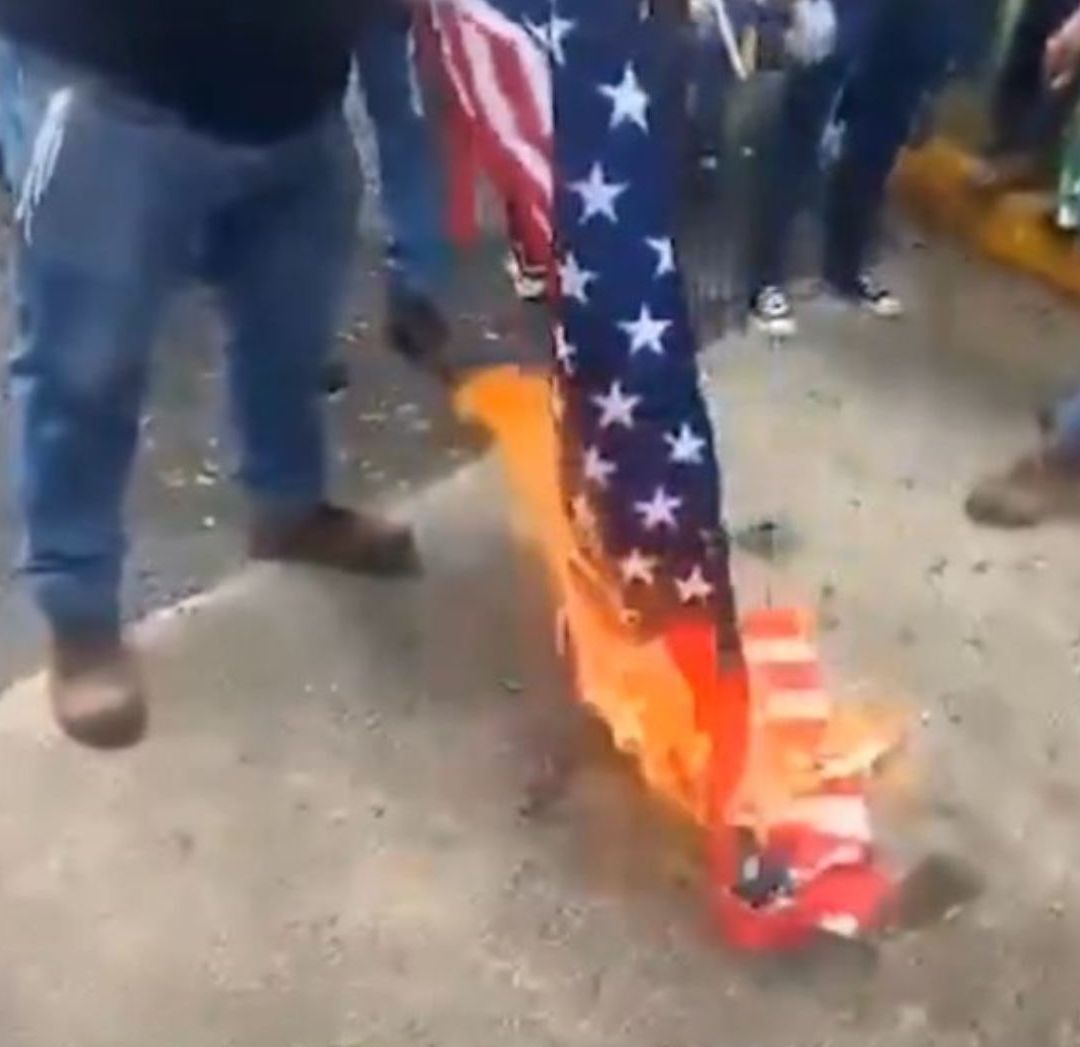 Queman Banderas de Estados Unidos en Panamá por Pelea con Trump por el Canal de Panamá.