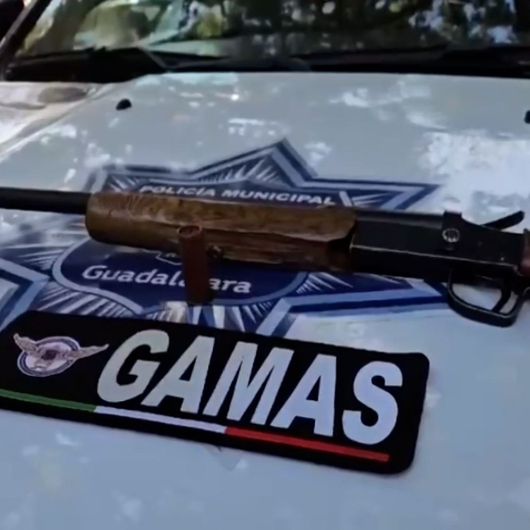 Sorprenden a sujetos armados con escopeta