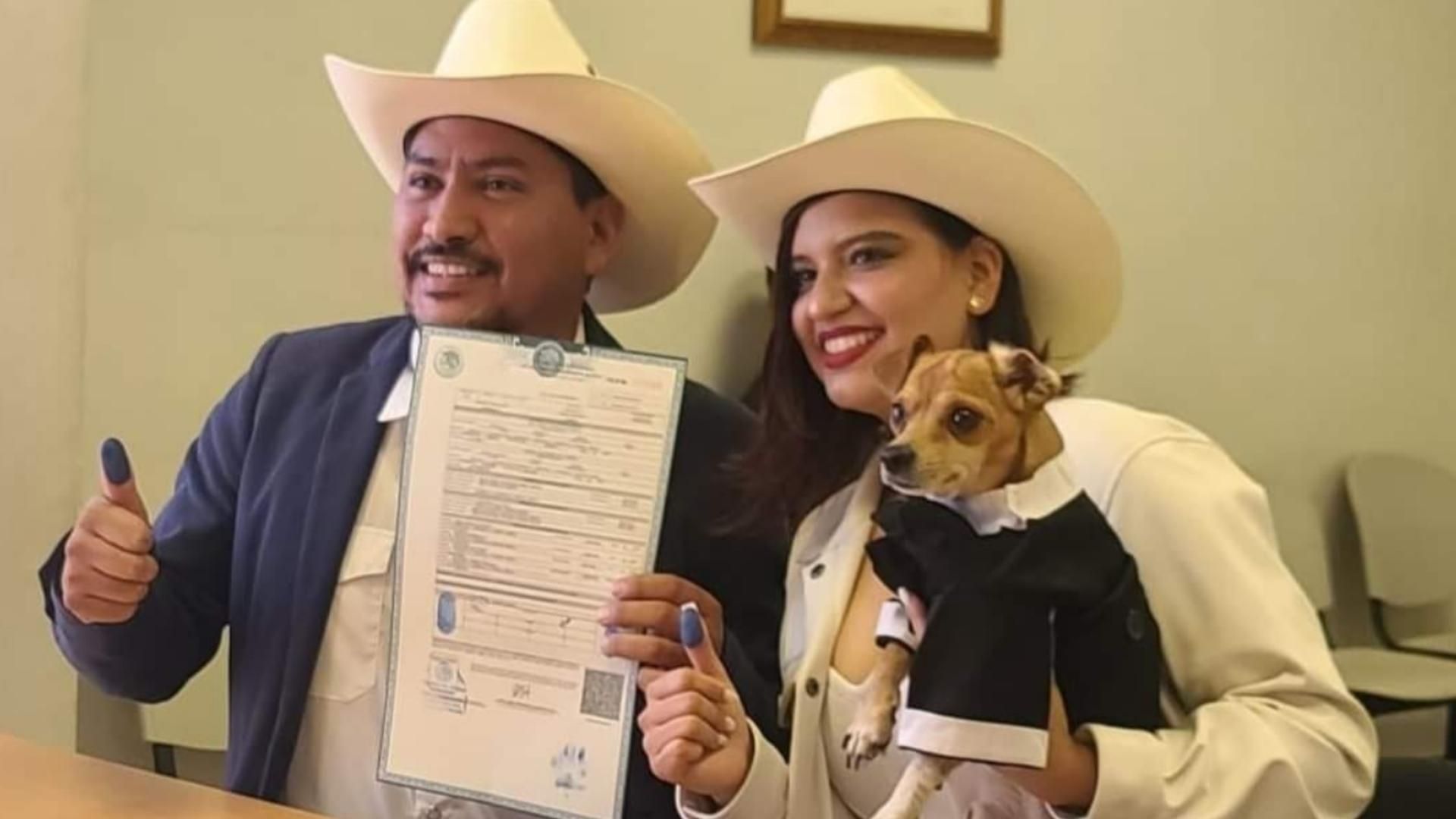 Perrito es testigo en boda en Sonora