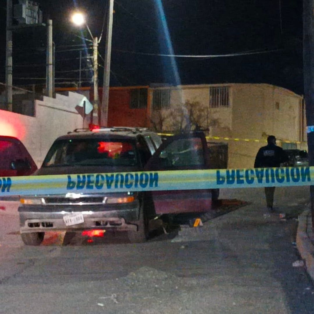 Asesinan a Balazos a un Hombre Dentro de su Camioneta en Ciudad Juárez