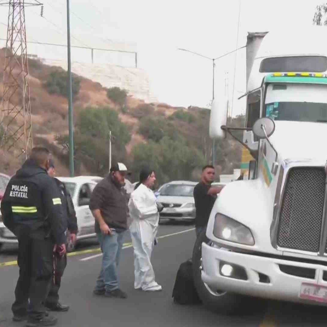 Esta mañana un trailero fue asesinado a balazos a la altura de Tlalnepantla. Foto: N+