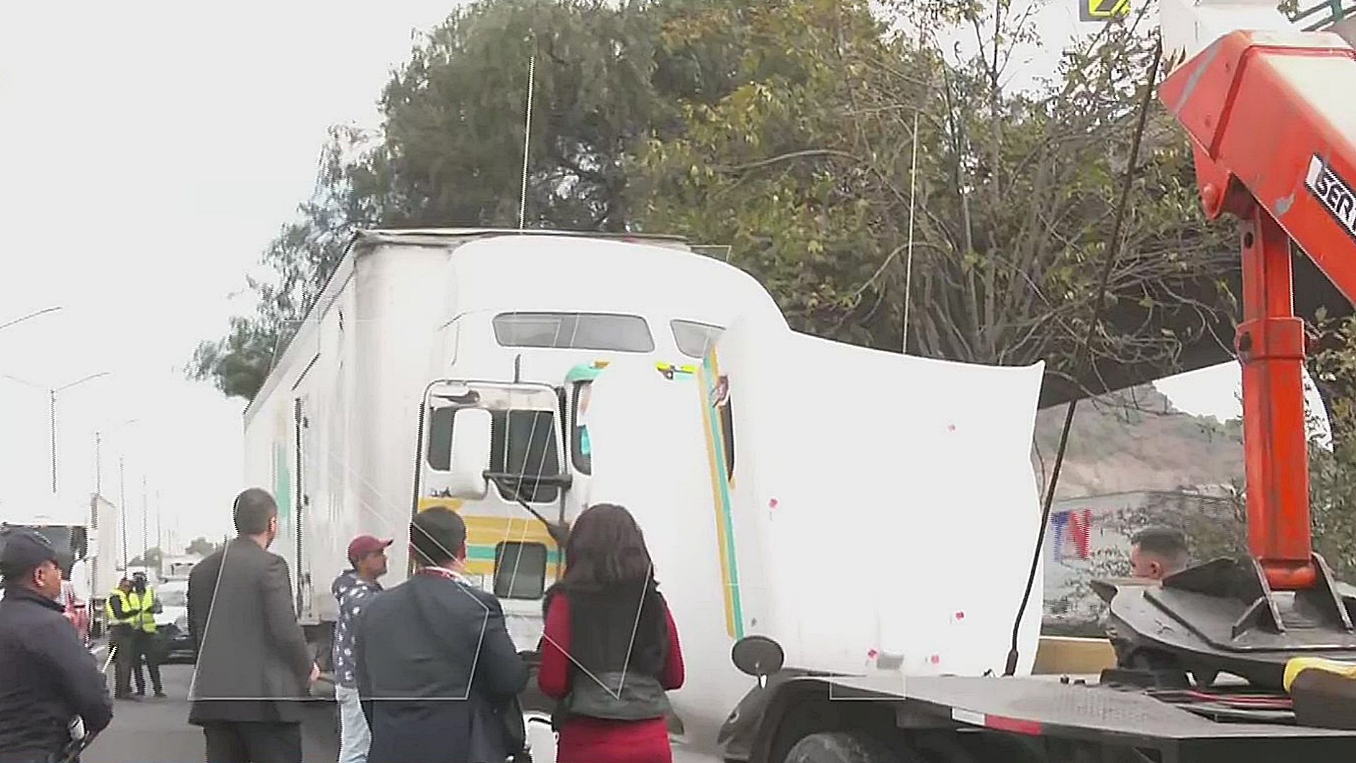 Matan a trailero en la autopista México-Querétaro