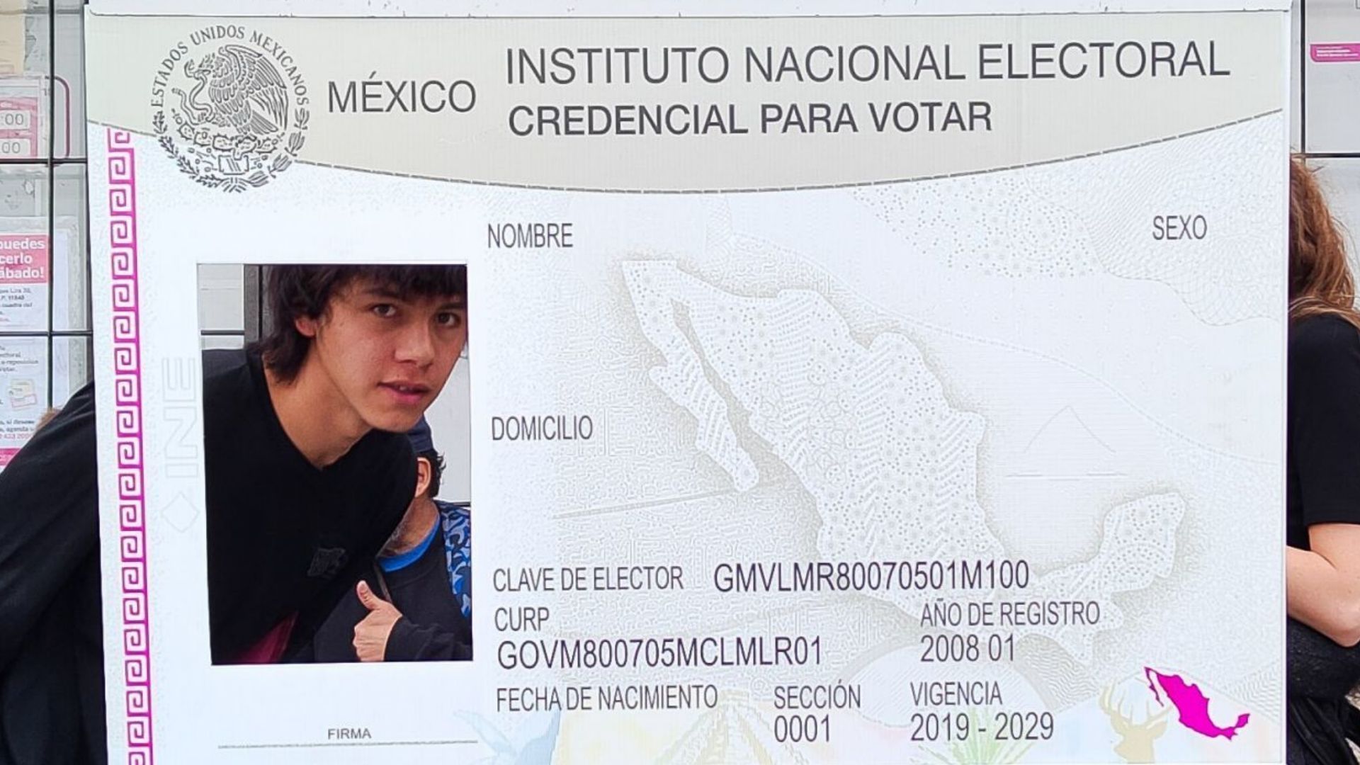 Cuál es el DNI de la credencial del INE y dónde está en la tarjeta
