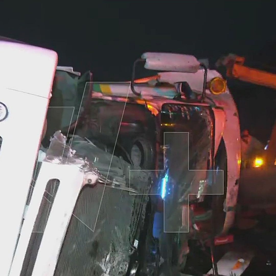 Volcadura de tráiler provoca caos vial en Tlalnepantla