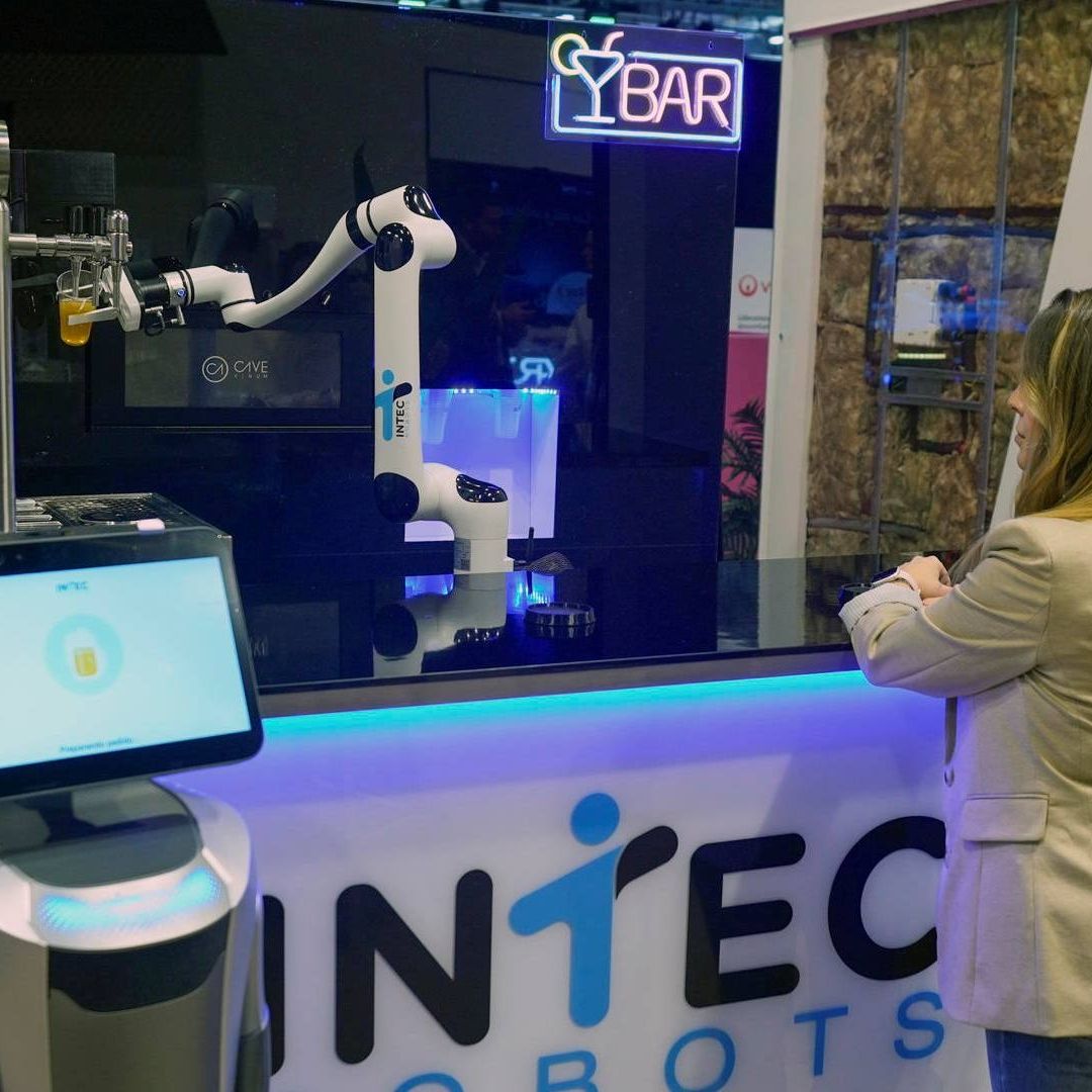 ¿Te Hospedarías en Hoteles Atendidos por Robots? Así Son los Hospedajes del Futuro Cercano