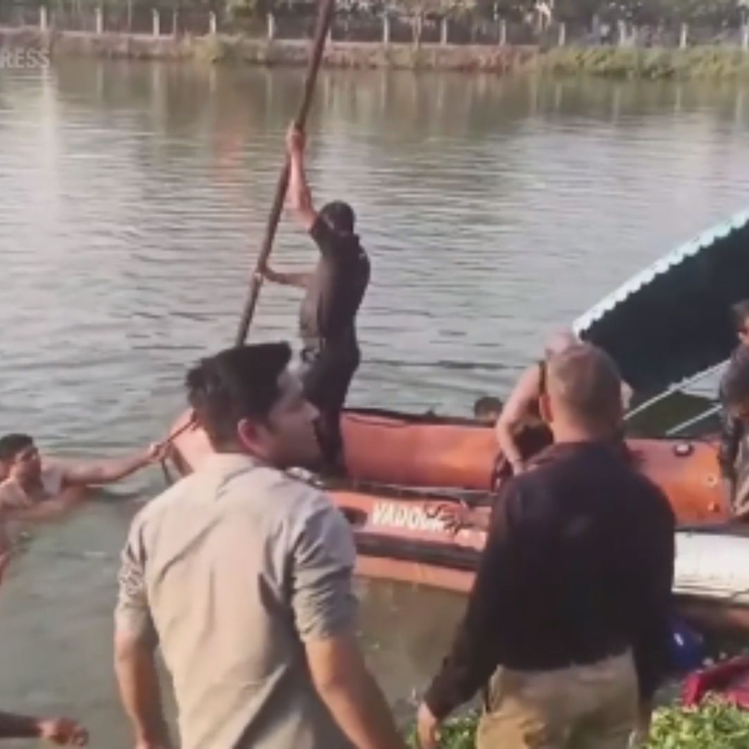 Maestro y 15 Alumnos Mueren Ahogados Tras Hundirse Su Bote