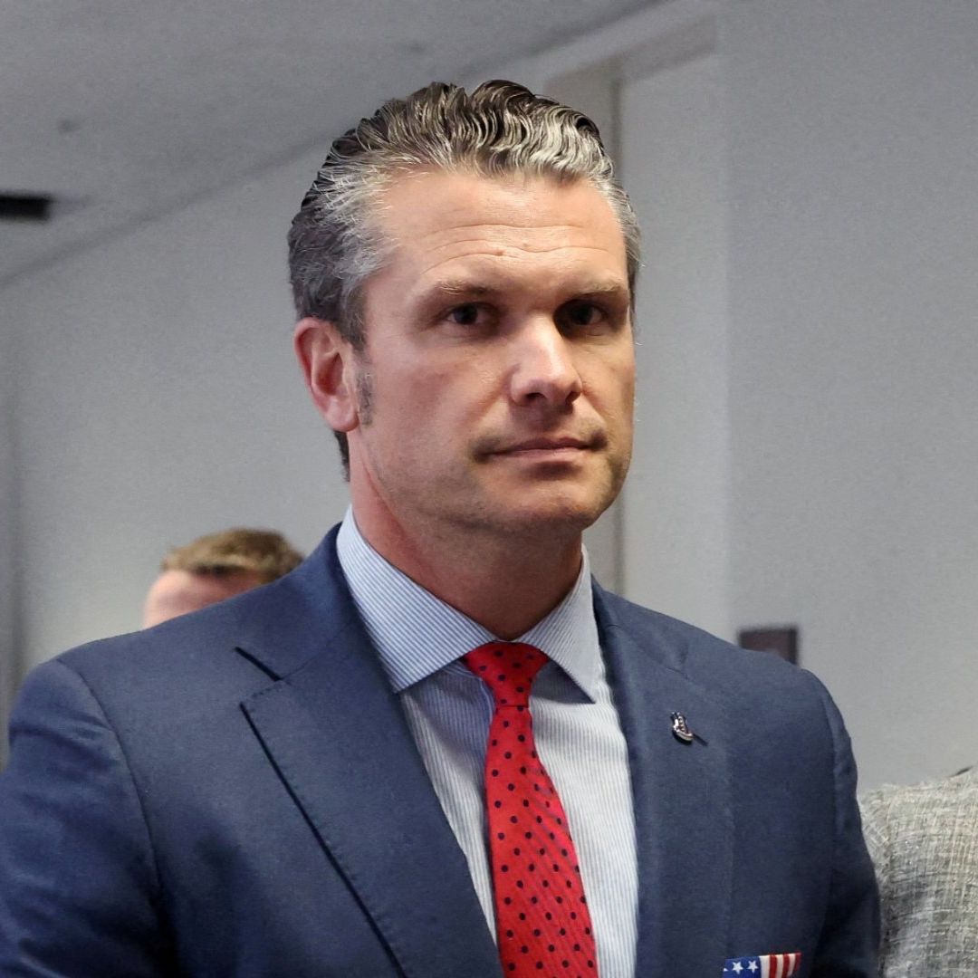 Senado de EUA Confirma como Secretario de Defensa a Pete Hegseth