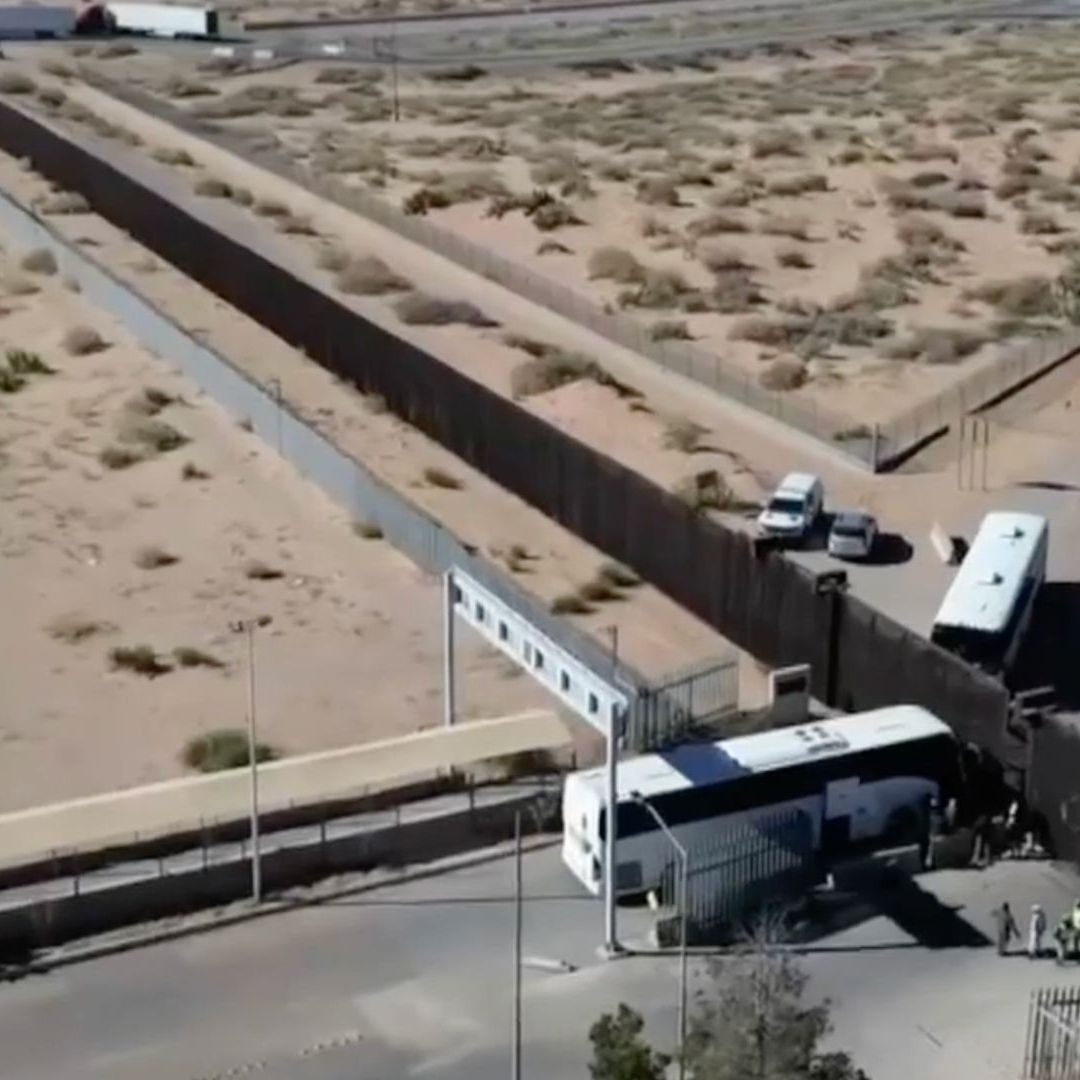 Deportan a Grupo de Venezolanos en Autobus por Cruce Jerónimo-Santa Teresa