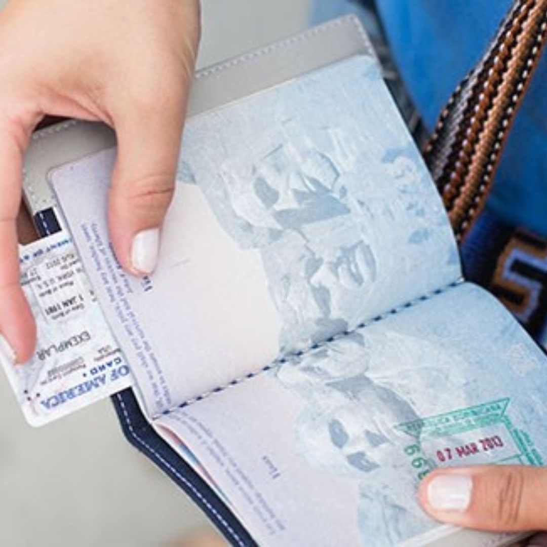 Suspenden emisión pasaportes género X