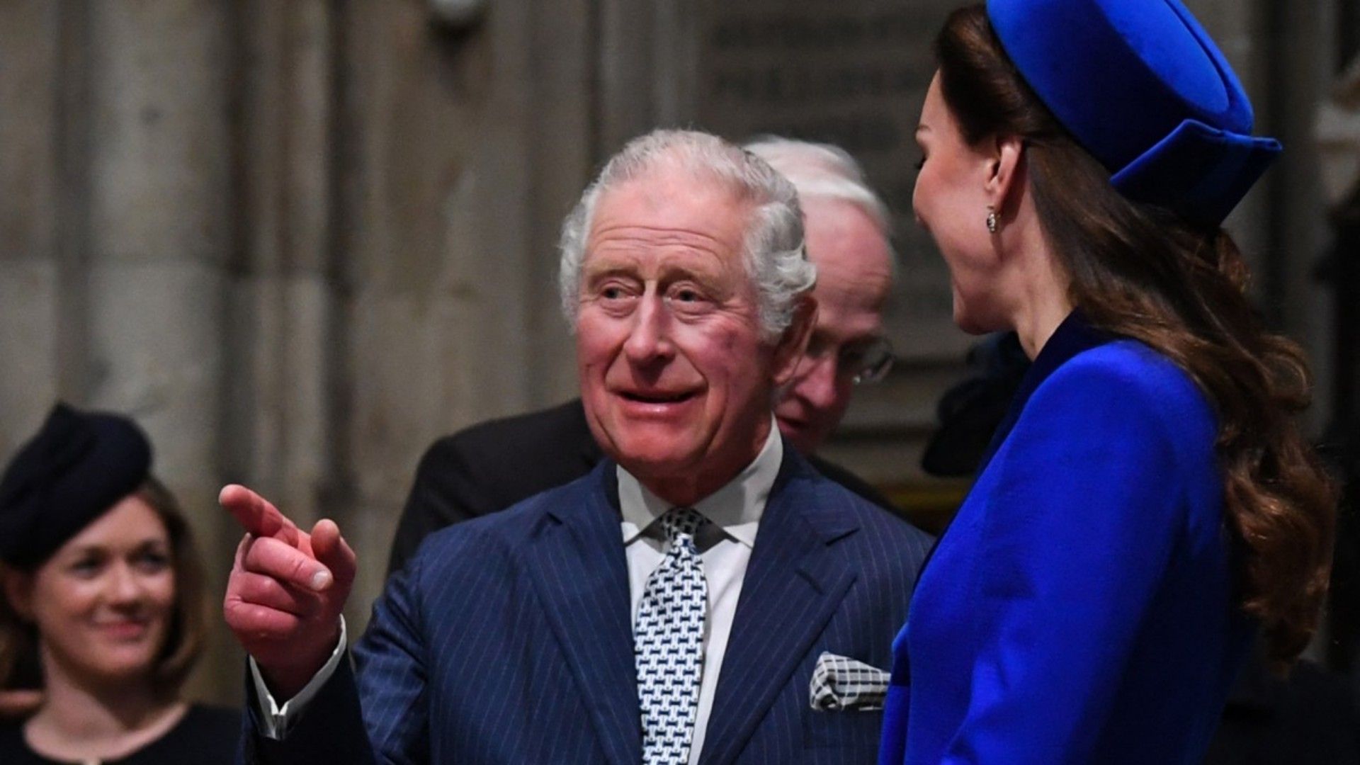 ¿Quién puede sustituir al Rey Carlos III en caso de incapacidad?