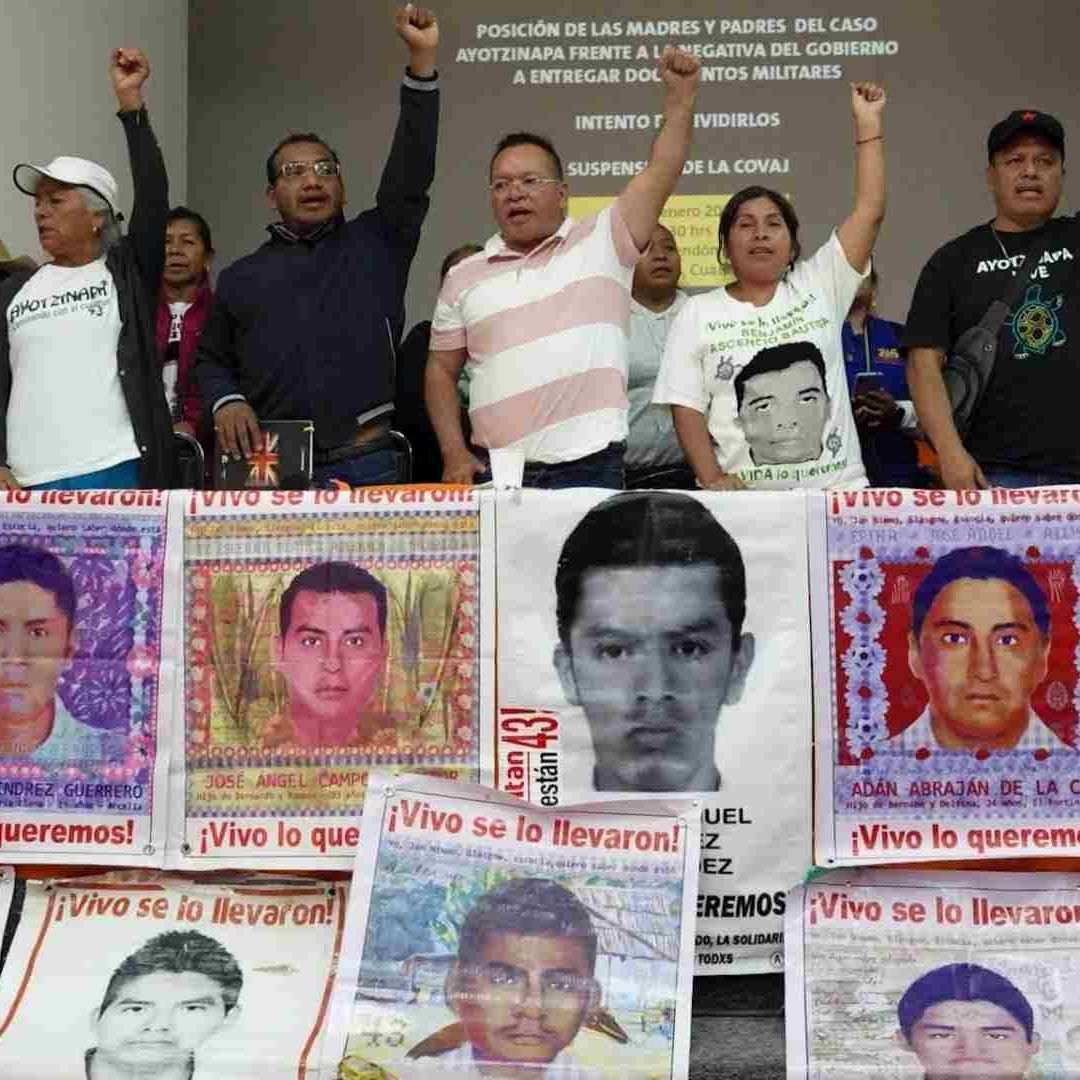 Centro Prodh lamenta liberación de 8 militares por caso Ayotzinapa