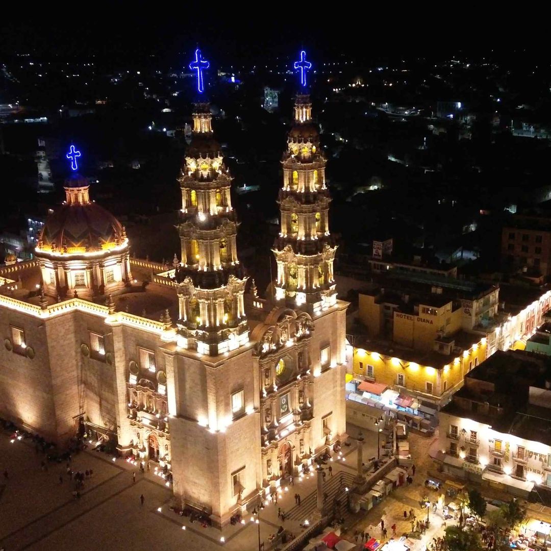 Desde Hace Más de 400 Años Miles de Personas Caminan a San Juan de los Lagos