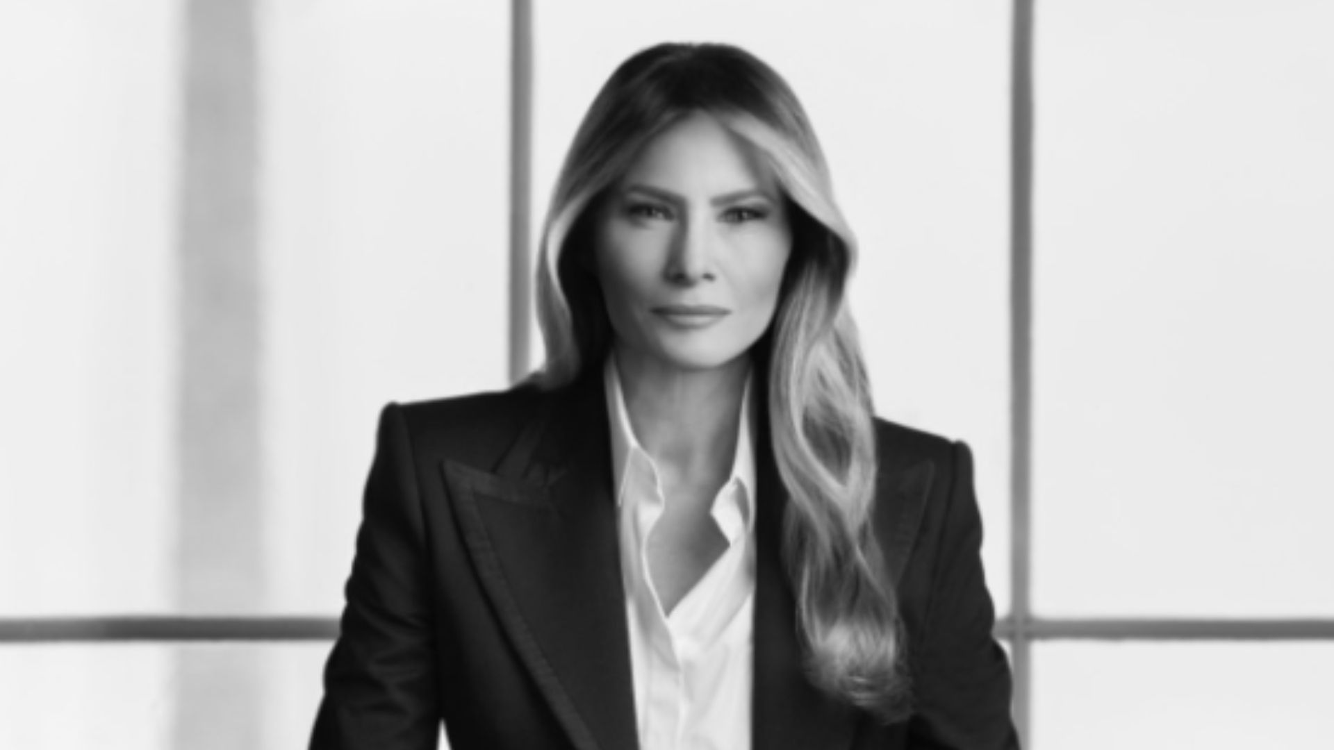 Casa Blanca Revela el Retrato Oficial de la Primera Dama de EUA, Melania Trump