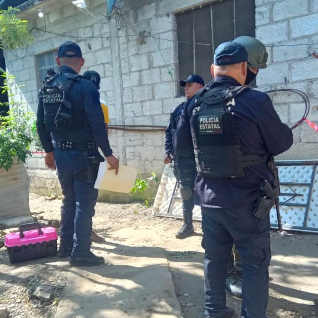 Según testigos el agresor es ubicado con el nombre de Antonio, presumiblemente se trata de la pareja sentimental de la víctima.