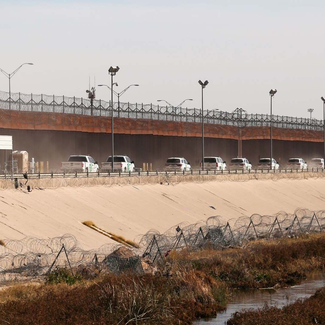 EUA Hará Redadas en 3 Ciudades Cada Semana; Busca Detener a 1,200 Migrantes al Día