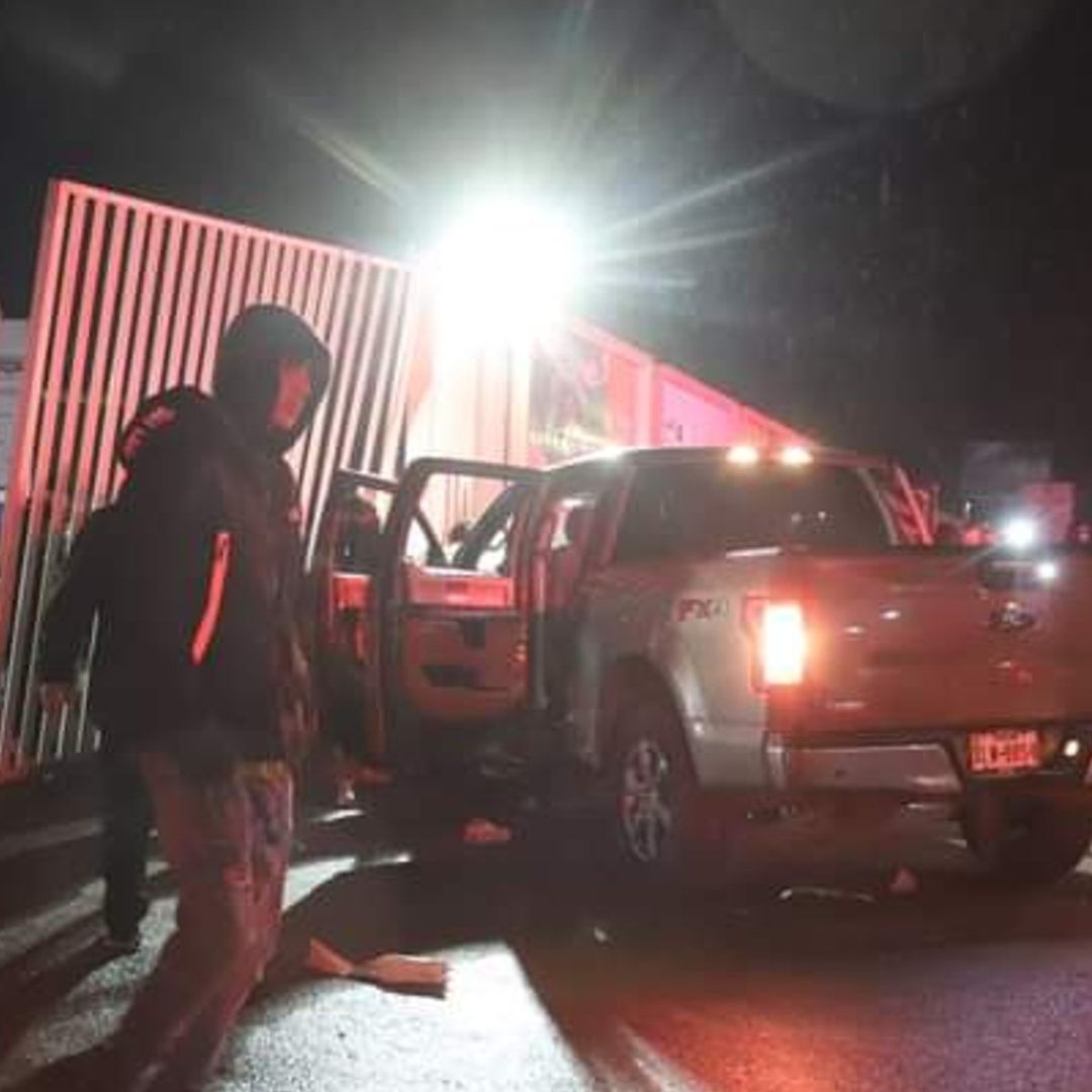 Camioneta atropella a grupo de aficionados del Monterrey y mata a una mujer en el TSM.