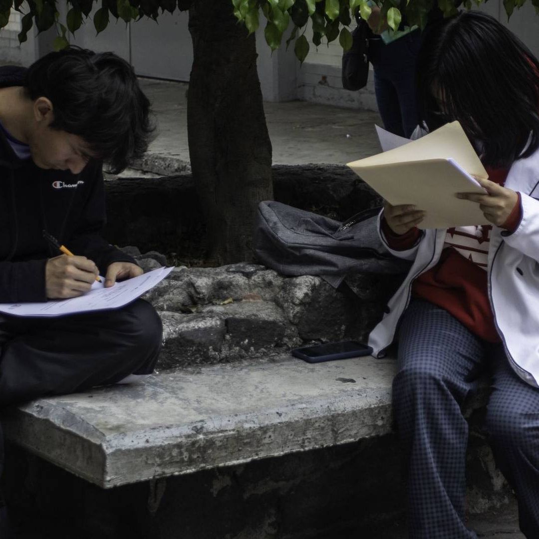 Los aspirantes de la COMIPEMS pueden inscribirse a este curso gratuito para preparar el examen 2024