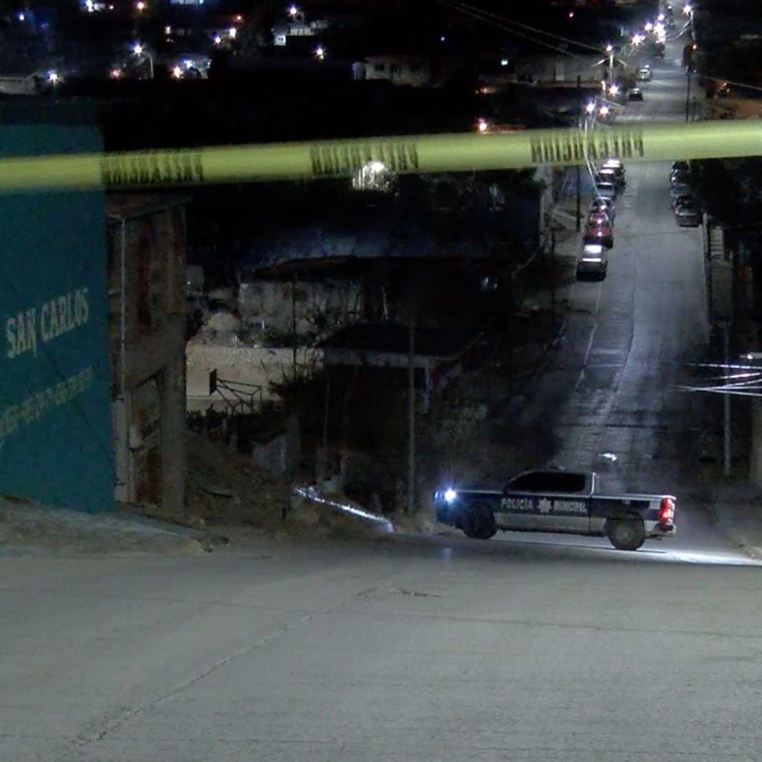 Asaltantes golpean a mujer en la colonia Mariano Escobedo. Foto:N+