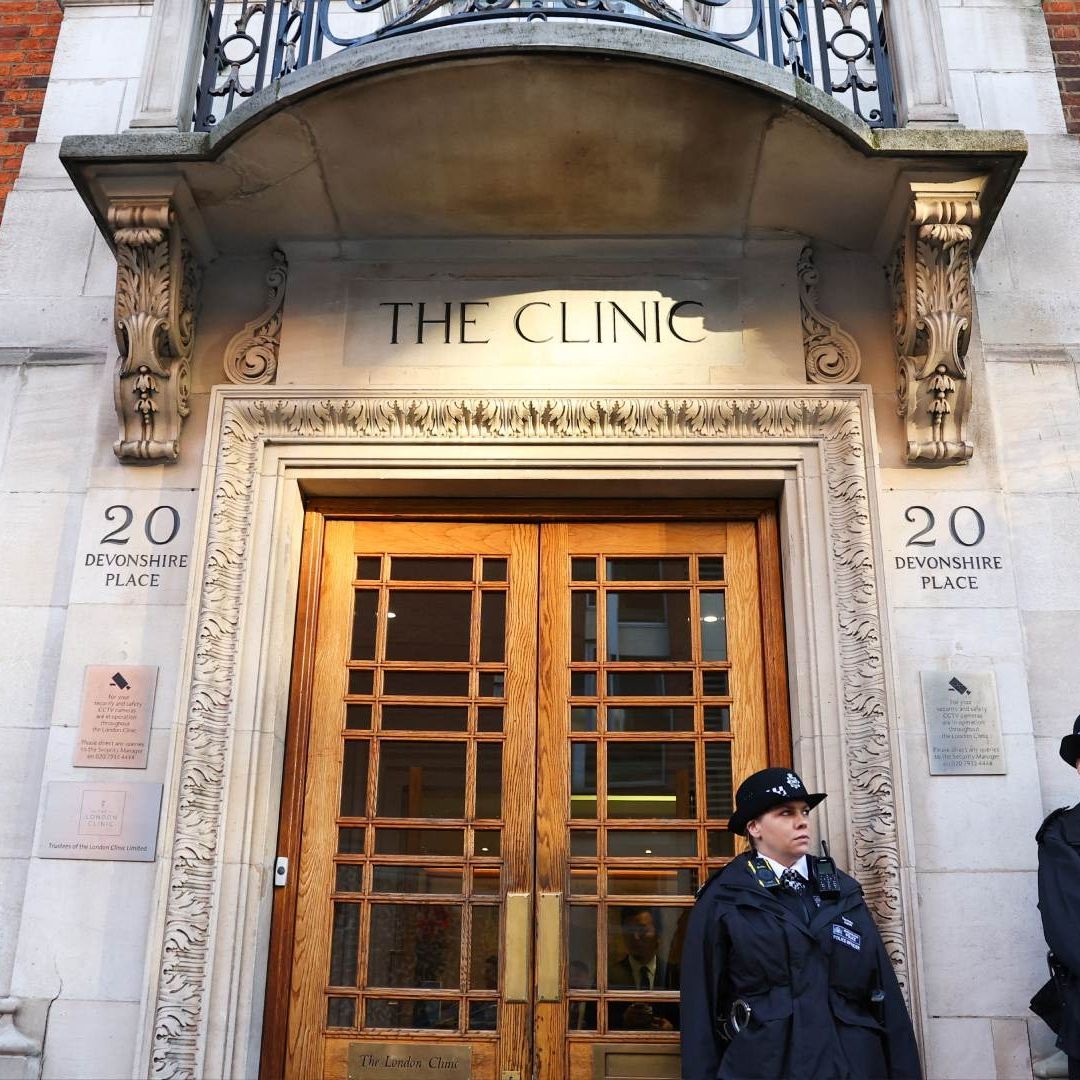 Carlos III Ingresa a Hospital en Londres para Operación de Próstata