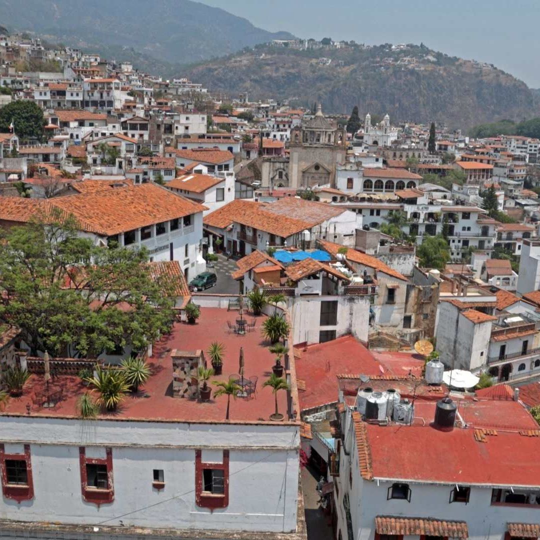 Vista panorámica de calles en Taxco, Guerrero