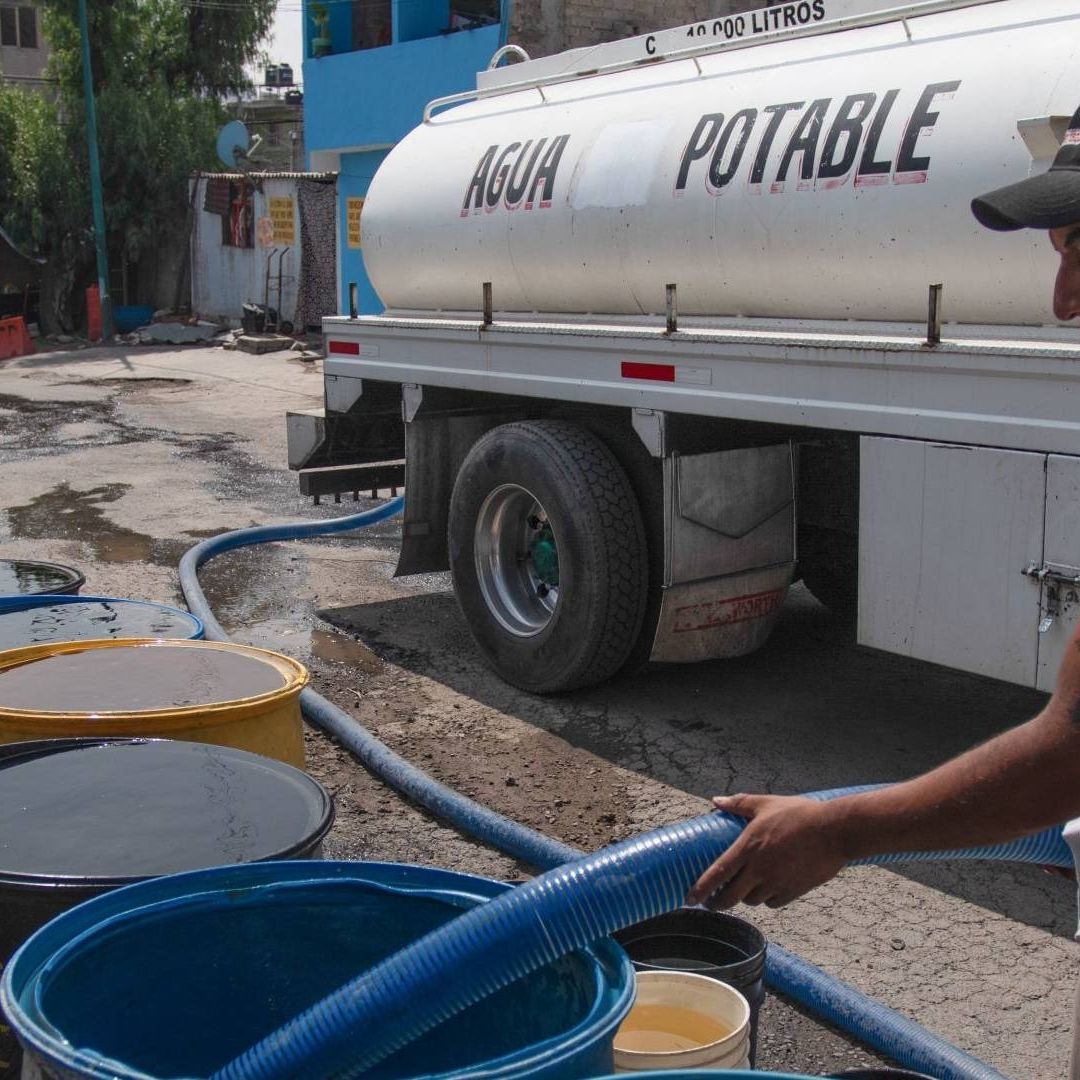 Los capitalinos han comenzado a solicitar el servicio de las pipas de agua gratuitas