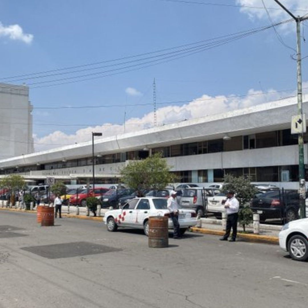 Detienen a 50 personas por extorsión a comerciantes en Toluca en el Edomex