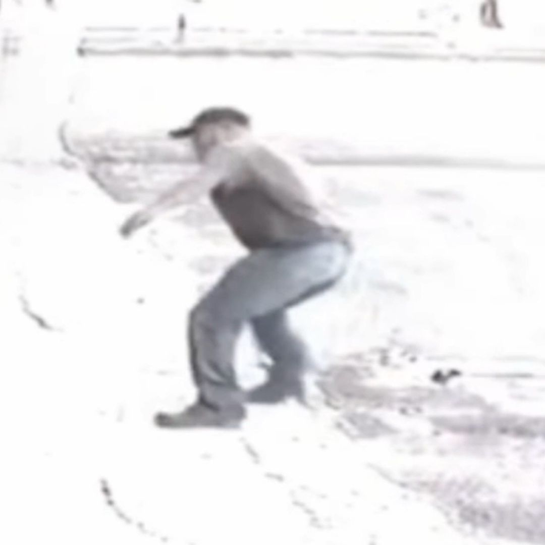 VIDEO Hombre Persigue a Mujer y la Intenta Besar en la Colonia Zona de Oro en Celaya