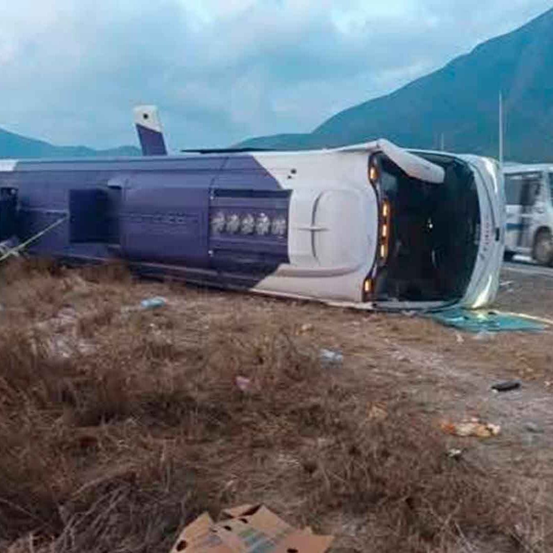 Volcadura de Autobús Deja Dos Muertos y Más de 30 Heridos en Carretera Victoria-Tula