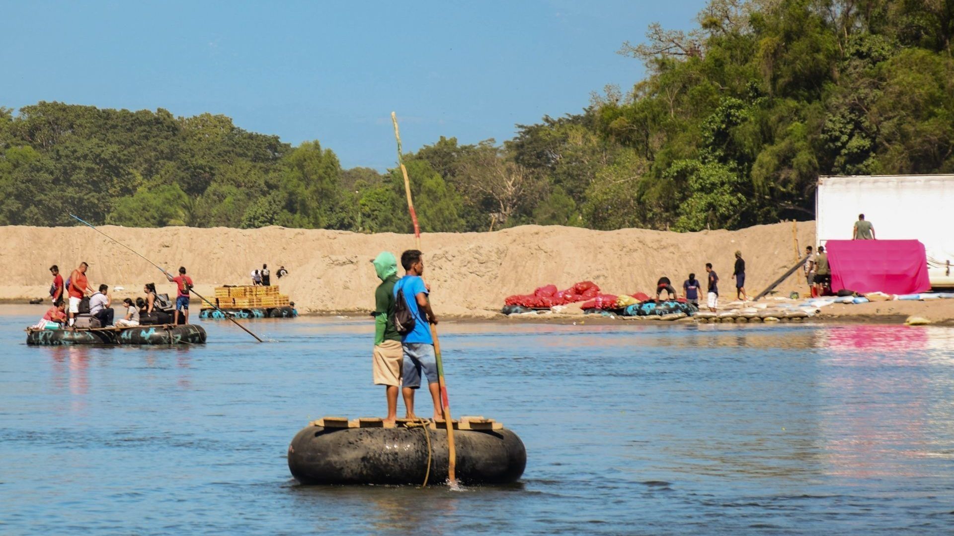 Balseros del Río Suchiate dicen que hay poca afluencia de migrantes.
