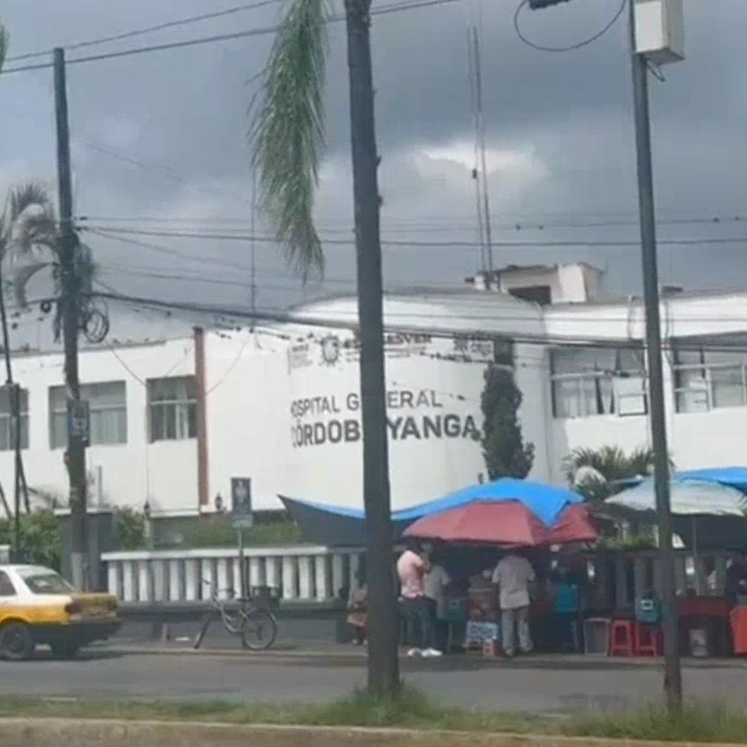 Estrella asegura que personal del hospital querían regresarla a su hogar aún cuando ya estaba por nacer su hija, dijo que su esposo tuvo que interceder.