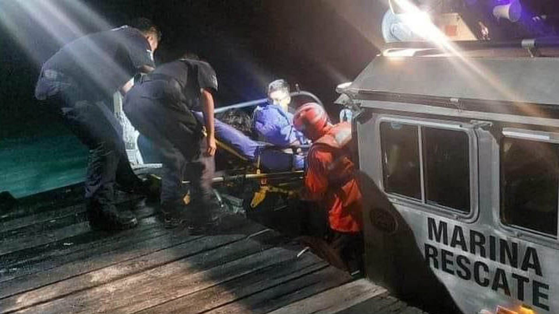 Una Embarcación Se Hundió en Isla Mujeres y en el Accidente se Reporta la Muerte de Turistas