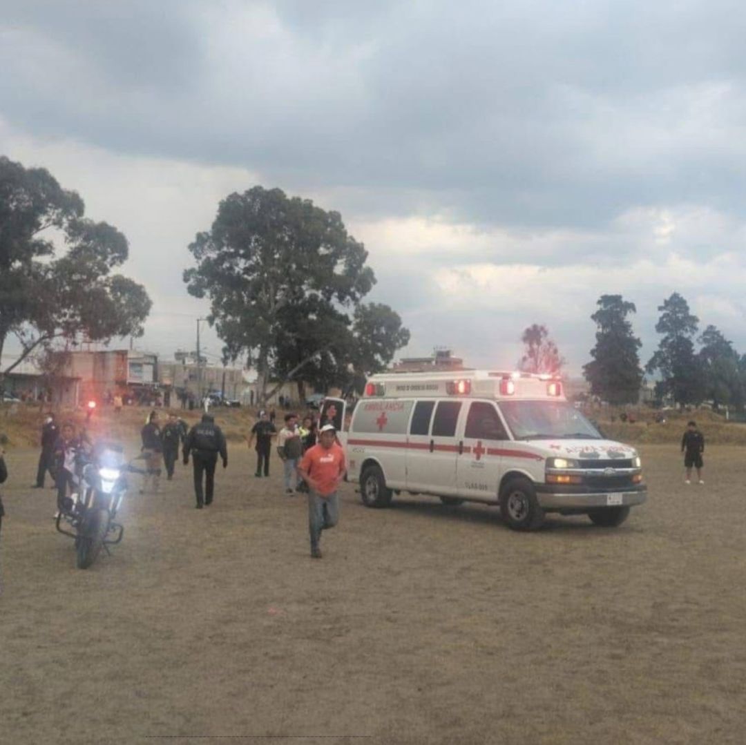 Cayó un Rayo en Campos Deportivos de Santa Ana Chiautempan, Tlaxcala; Hay Cuatro Heridos