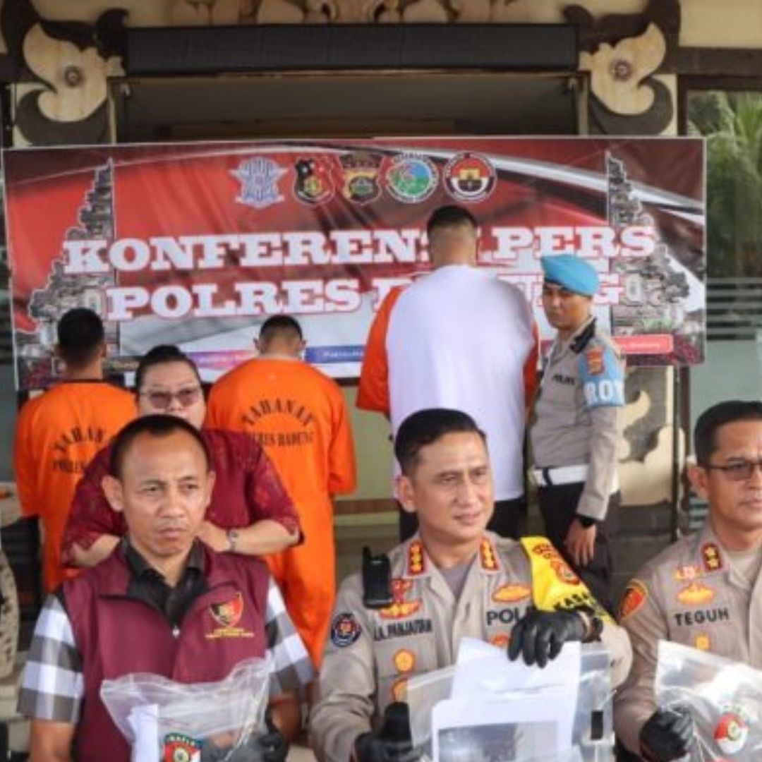 Policía de Indonesia Arresta a Tres mexicanos por Robo a Mano Armada en Bali