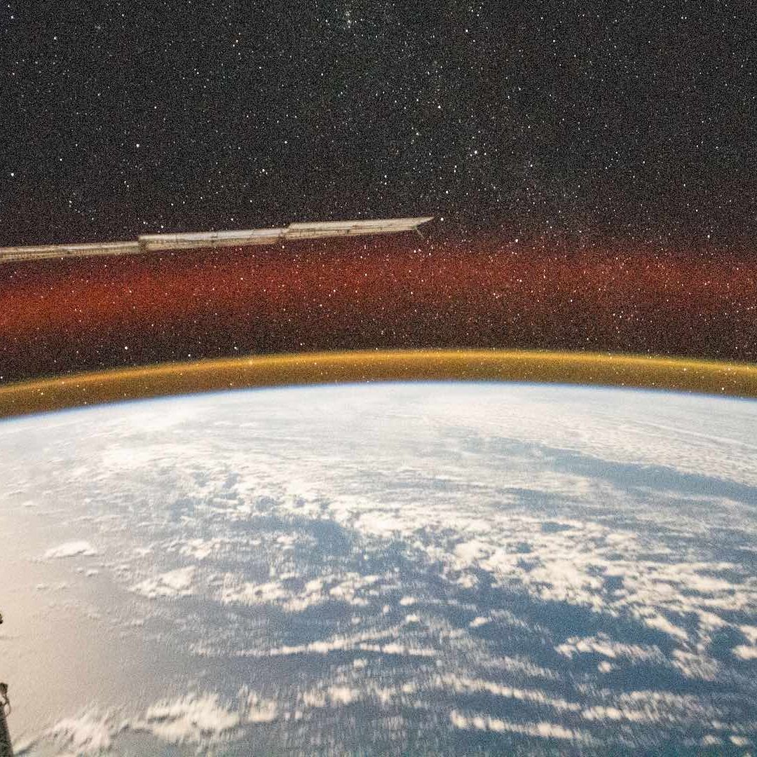 NASA capta brillo atmosférico de la Tierra